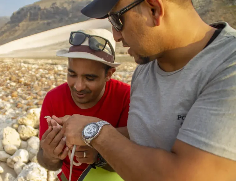 experienced-english-speaking-native-socotri-guide-socotra-snake-2048x1573