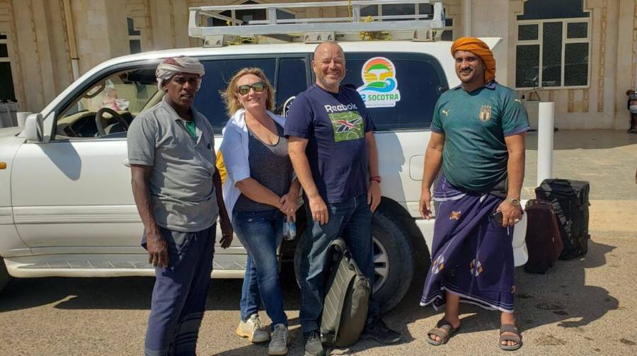 Tourist with local 2Socotra guides